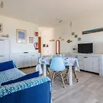 Guesthost - Seaview Daire Palau